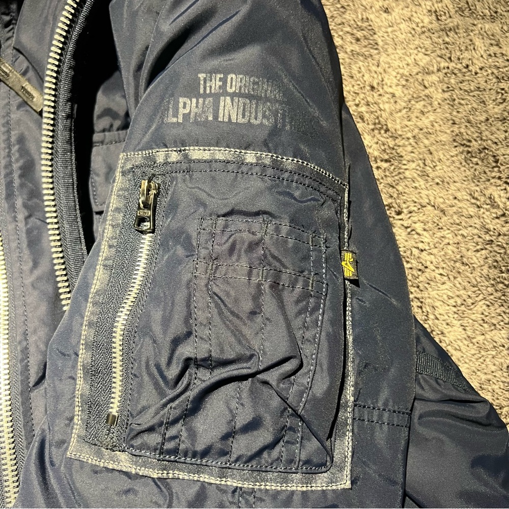 ALPHA INDUSTRIES Jacket - Picture 4 of 5
